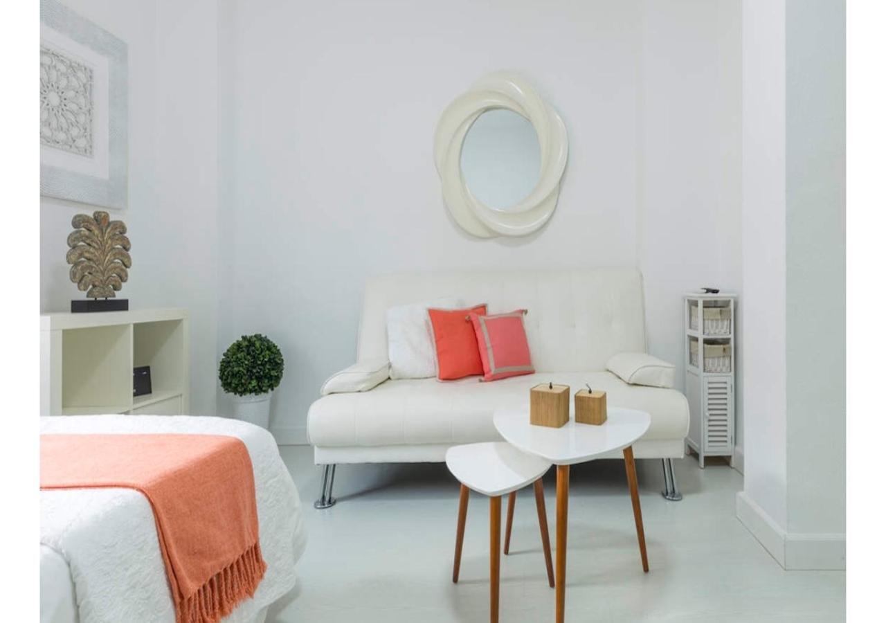 Lovely Studio At The City Heart! Málaga Kültér fotó