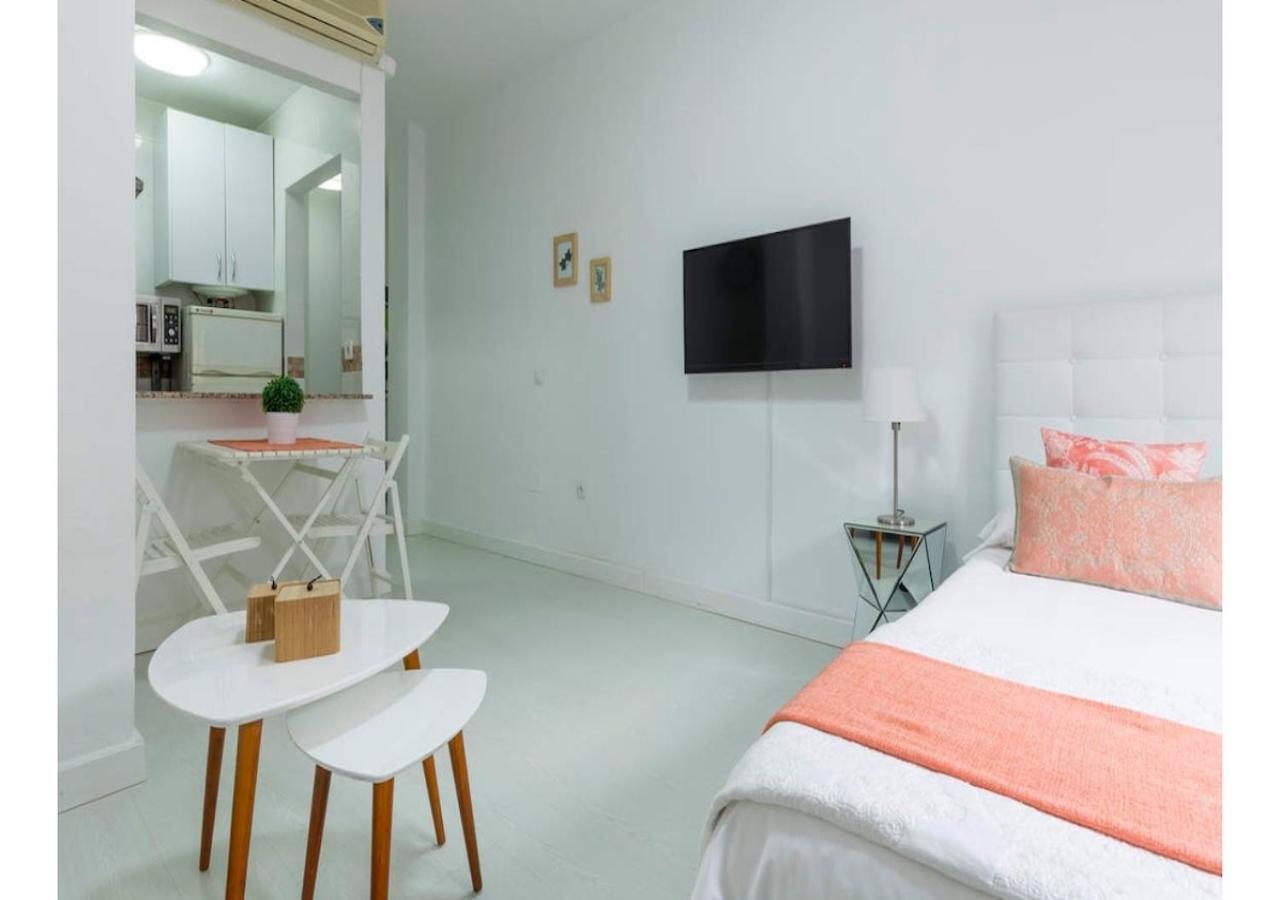 Lovely Studio At The City Heart! Málaga Kültér fotó